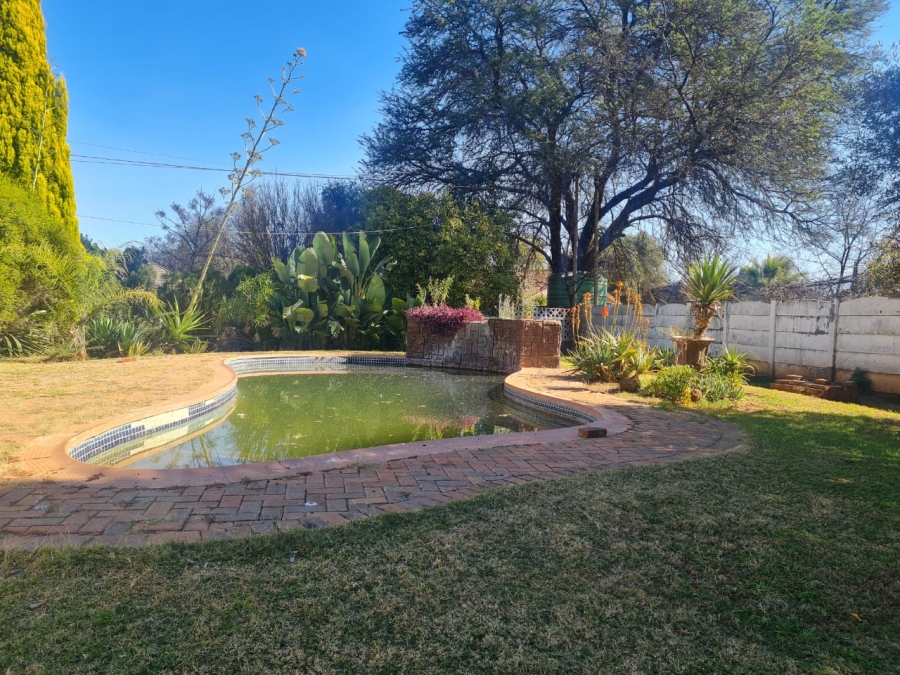 4 Bedroom Property for Sale in Stilfontein Ext 4 North West